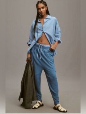 DAILY PRACTICE BY ANTHROPOLOGIE 
Relaxed Blue Joggers Pants Size Medium Petite